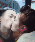 亲吻   窗户   尴尬  惊吓  搞笑