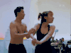 搞笑 帅哥 美女 搓胳膊 娱乐