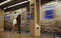 地铁 情侣 接吻