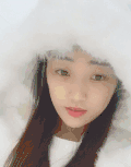 美女 长发 红嘴唇  是大眼睛