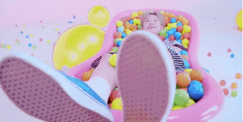 Chewing&Gum MV NCT&DREAM 少年 帅 浴缸 笑 躺 泡泡球 钟辰乐