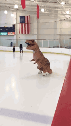 恐龙 滑冰 摔倒 搞笑