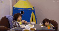 萌娃 吃饭 哥哥不乖 说话