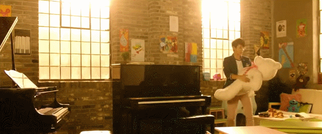 南优铉 弹钢琴 练习曲 玩具熊
