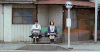 公交车站 学校 校服 女生
