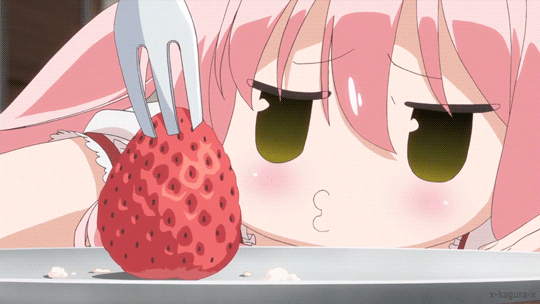 草莓 发呆 女孩