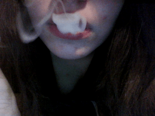 抽烟 喷烟 红唇