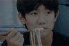 tfboys 王源 大口吃 面条 午休吃货时间 饥饿 可爱 明星爱豆