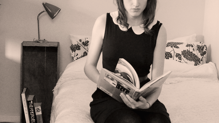 美女阅读 杂志 休息
