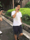 帅哥 美女 拉扯 草地