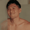 帅哥 光膀子 笑容 眨眼