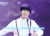 王俊凯 演唱 手势
