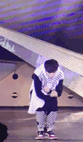 张艺兴 小绵羊 舞台 跳舞