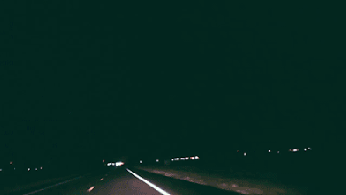 公路 黑夜 开车 闪电