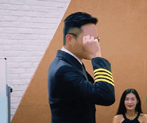 一年级毕业季 张智霖 歌手 演员 综艺 帅气摘墨镜