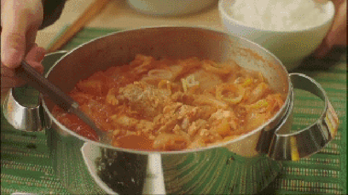 锅 米饭 勺子 泡菜