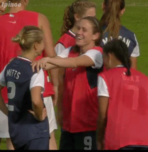 体育 拥抱 女人 队列 英式足球 美国国家女子英式足球队 希瑟Oreilly 希瑟
