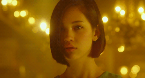 安静 夜晚 直视 美女