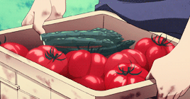 黄瓜 西红柿 箱子 食物