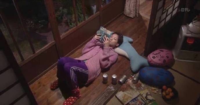 美女 放假在家的我 放假在家 我 看书