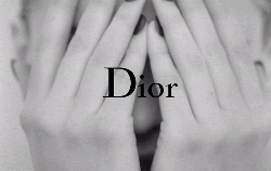 秘密花园 美女 遮脸 Dior广告 凡尔赛宫系列