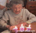 奶奶太搞笑了   真的吓坏我   蛋糕   蜡烛