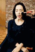 美女 化妆 说话  手指