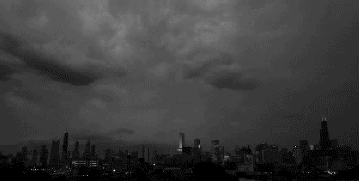 雷雨 闪电 城市 灰暗
