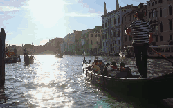 威尼斯 意大利 河面 波光粼粼 纪录片 船