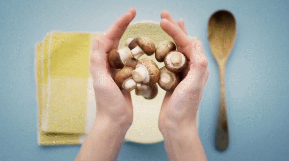 Foodfilm 法国美食系列短片 牛肉汉堡 蔬菜烩鸡 蘑菇 掉出一粒