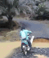 骑车 独木桥 过沟沟 搞笑