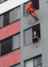 消防员 营救 跳楼 搞笑