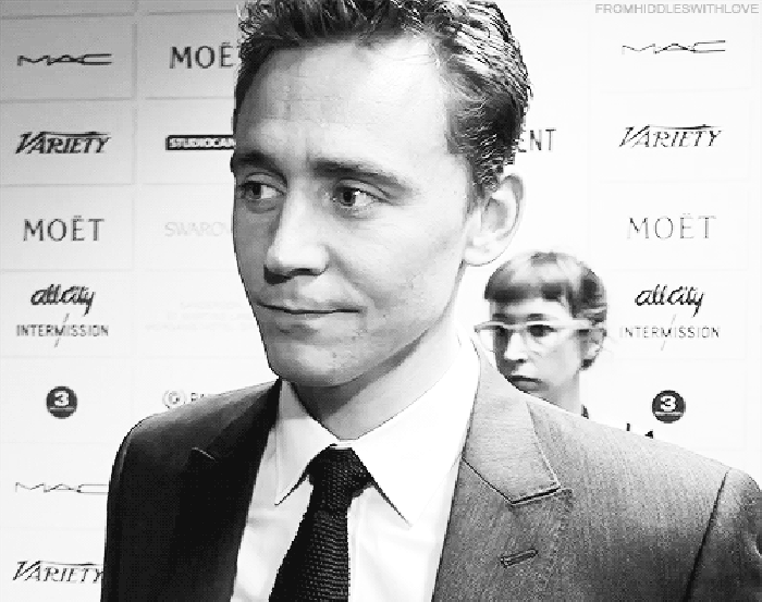 Tom Hiddleston 西装 美男 黑白