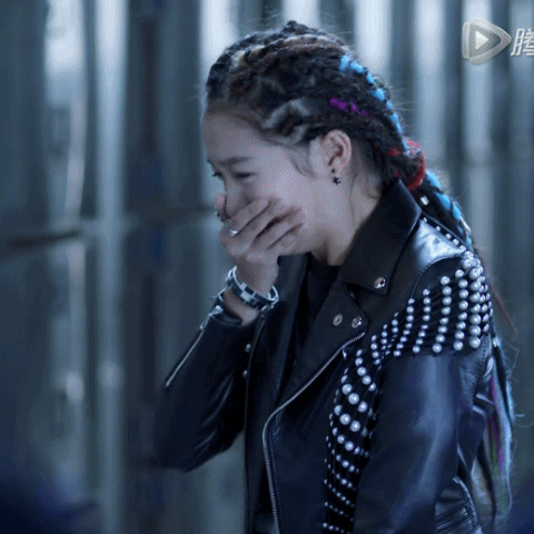 好先生 關(guān)曉彤 美女 傷心