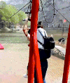 情侣 滑行 杯具 落水