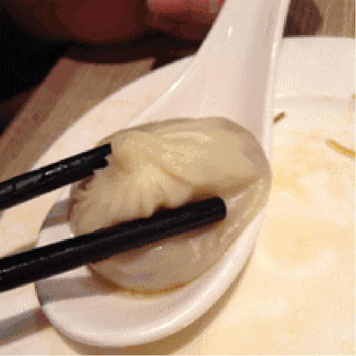 汤包 勺子 筷子 挤压