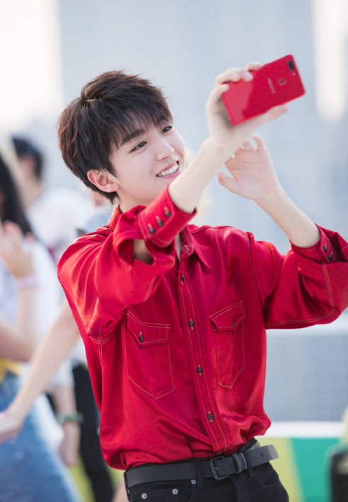 手机壁纸 王俊凯 tfboys 帅气 小哥哥