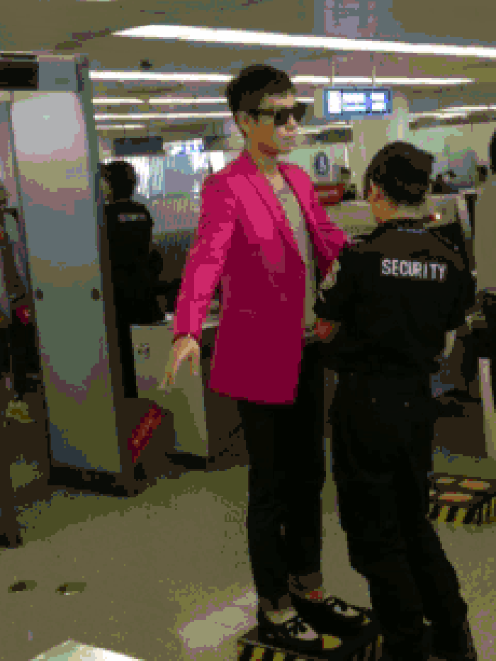 欧巴 塔哥 安检 机场