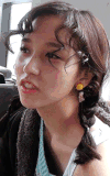 美女 龇牙 眯眼 困了 小辫子