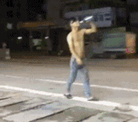 男孩 街道 跪地 一醉方休