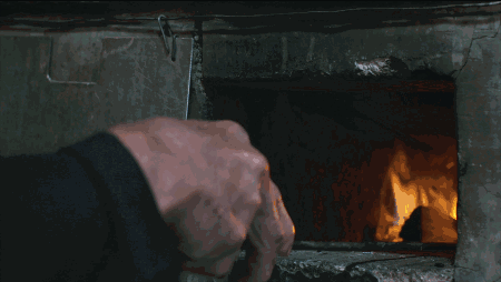 炉子 燃烧 木柴 关上炉门
