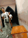 男子 惊吓 跳跃 搞笑