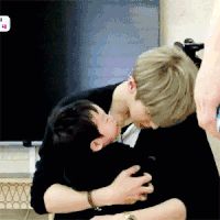 宝宝 爱  快乐   么么哒 亲亲