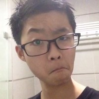 挑眉 憋嘴 搞笑 男孩