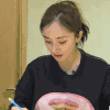 杨幂 美女 工作 认真 交谈