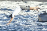 生无可恋 女孩 跳海 自杀