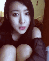 剪刀手 鬼脸 搞笑 可爱