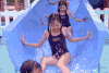 女孩 划水 开心 高兴