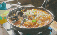 美食 有食欲 热气 冒泡