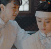 那年花开月正圆第16集 孙俪 周莹 戴孝 办丧 闷闷不乐 soogif soogif出品